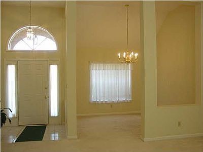 4th image of 2612 Fair Oaks Dr