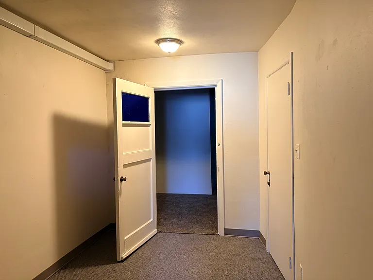 933 Vandercook Way — Photo 8