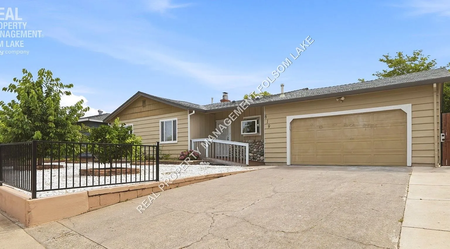 3bd 2ba home with 2bd 1ba In-Laws Quarters — Photo 3