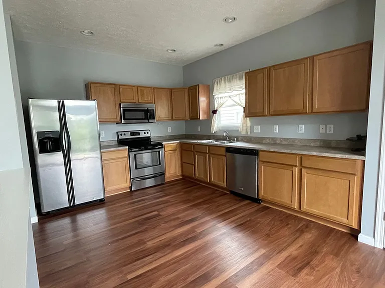 362 Chapelhill Dr — Photo 6