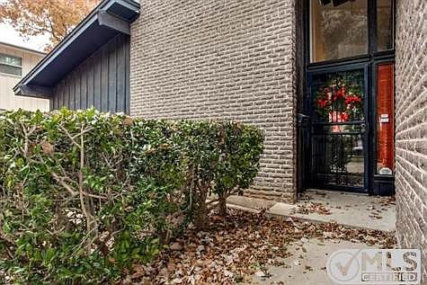 4th image of 8953 Woodshore Dr