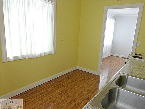 5th image of 647 Glendale Ave
