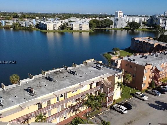 3rd image of 1551 NE Miami Gardens Dr APT 216