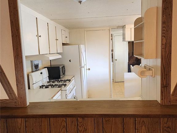 5th image of 15940 Stoddard Wells Rd Space 30