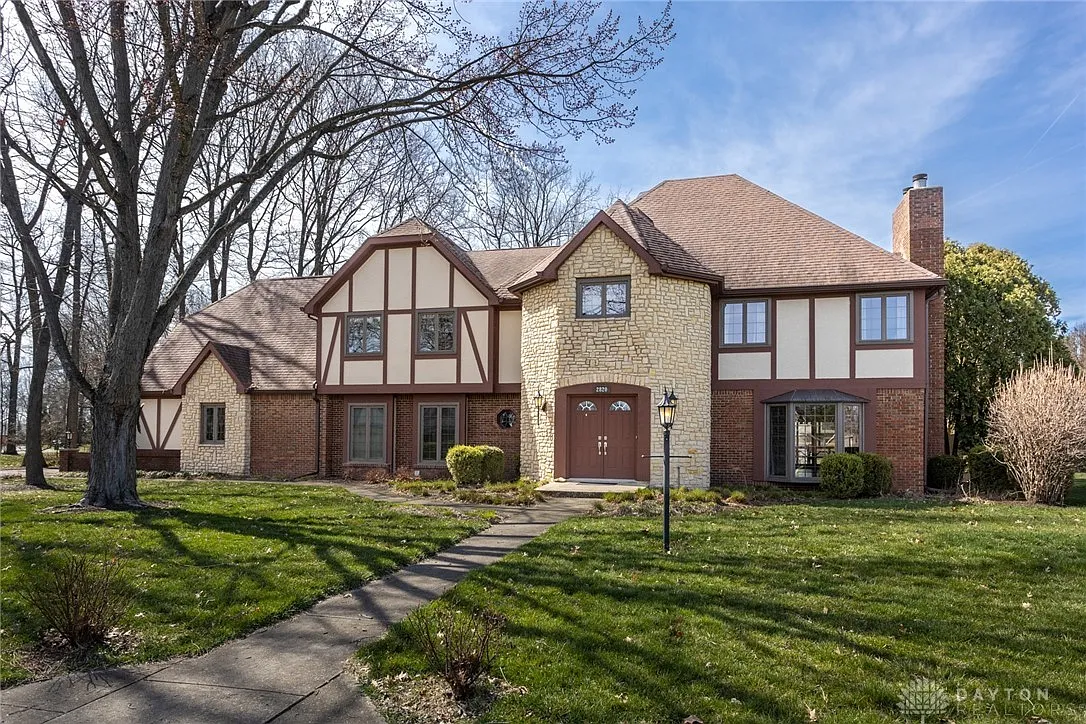 2820 Broken Woods Dr photo 1