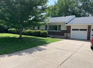 321 SE 10th St, Newton, KS 67114