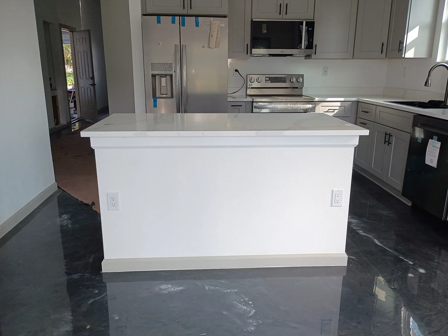 3 bed, 1500 sqft, $2,200 — Photo 4