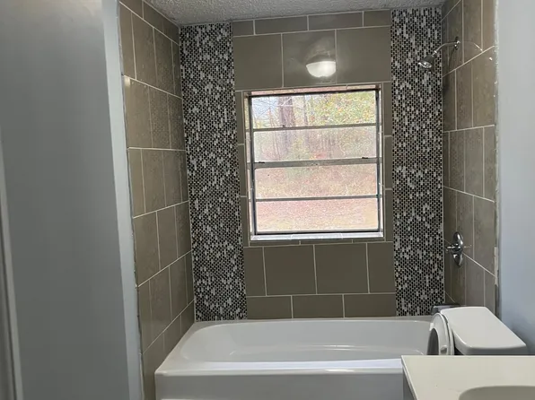 305 Gilmer Hill Rd, Fort Deposit, AL 36032