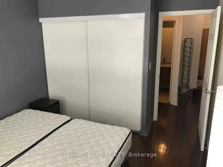 736 Spadina Ave #302 — Photo 15