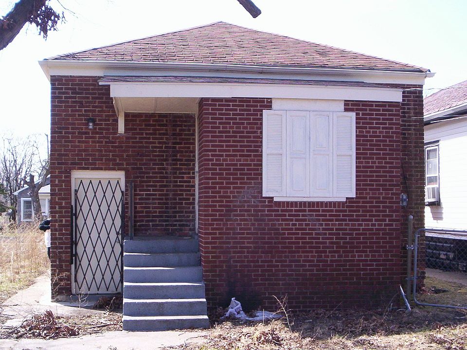 2nd image of 3869 Washington St