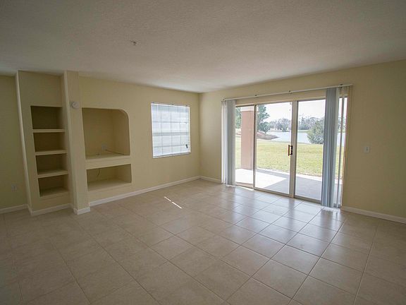 5th image of 13929 Fairway Island Dr APT 811