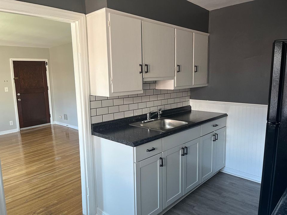 1st image of 104 Salem St APT 4