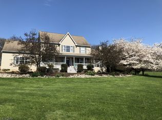 47 Shy Creek Rd, Pittstown, NJ 08867