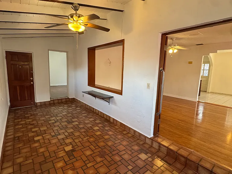 1810 SW 24th Ter — Photo 5