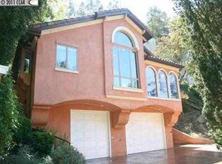 6820 Thornhill Dr, Oakland, CA 94611