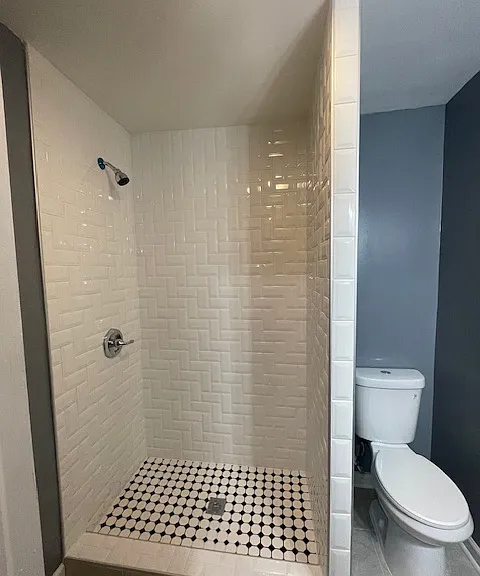 704 Lynnwood Dr — Photo 13