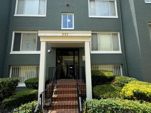 717 Brandywine St SE APT 202, Washington, DC 20032