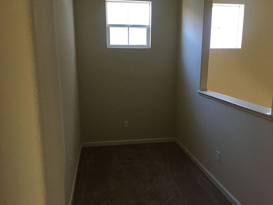 1st image of 466 Norwood Cir