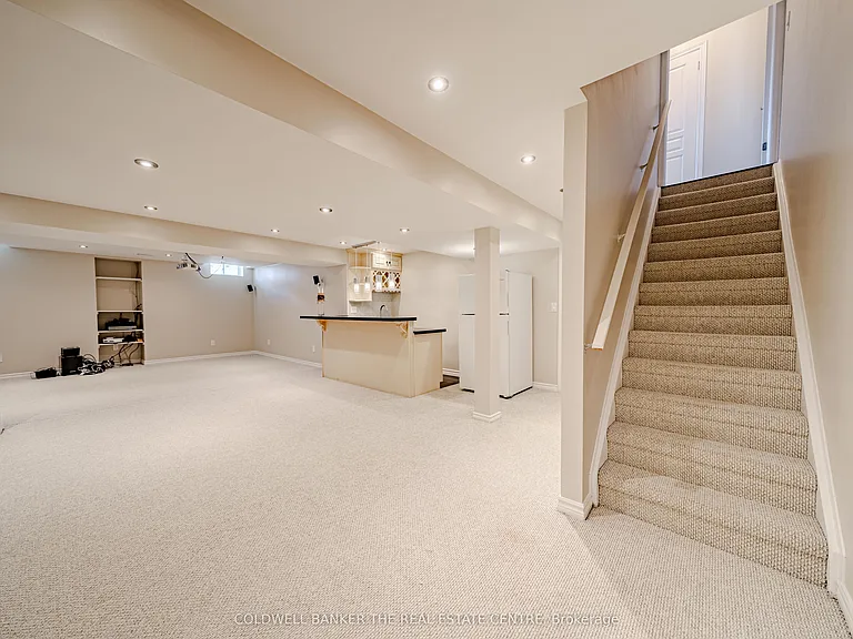 15 Military Ct — Photo 41