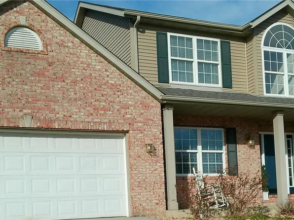 2715 Hunters Crossing Dr, Edwardsville, IL 62025