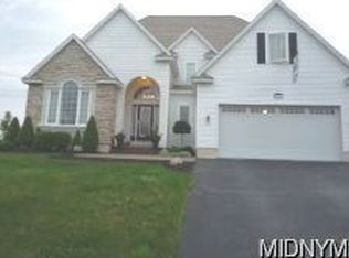 9215 Shelley Dr, Marcy, NY 13403