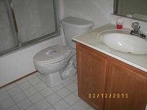 Upstairs full bathroom