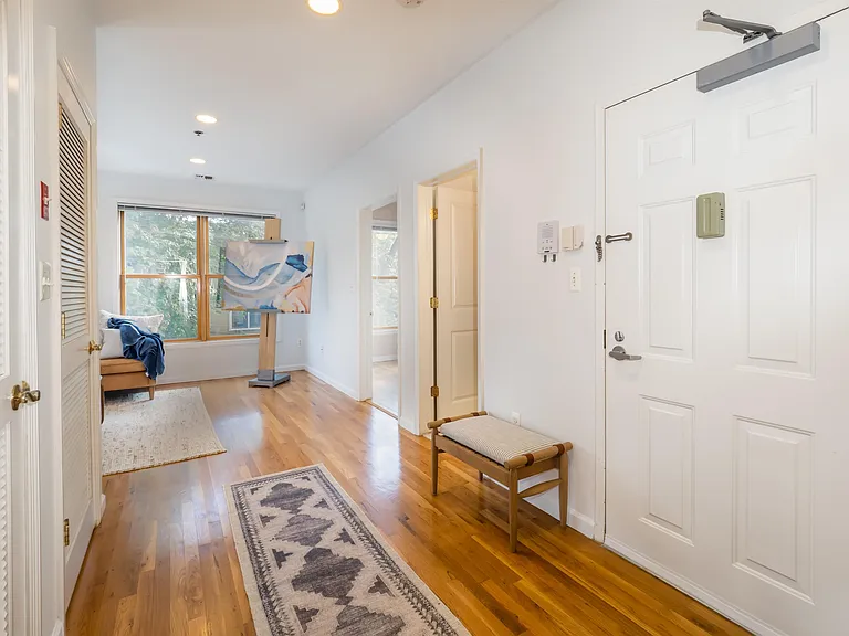 323 Jackson St — Photo 11
