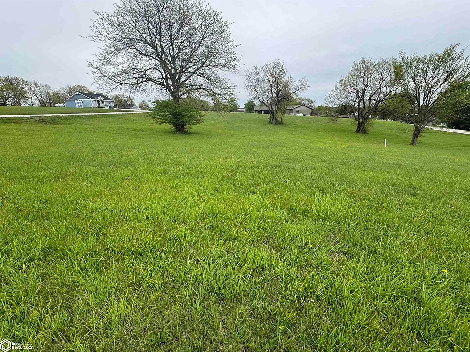 1st image of 161-162 163 Crestview Dr