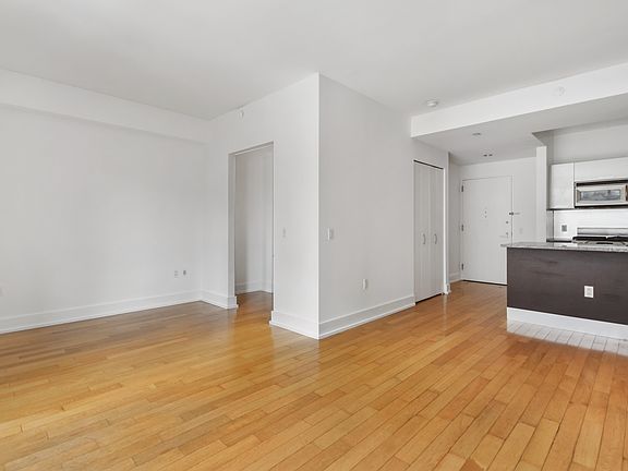 4th image of 350 W 42nd St APT 8H
