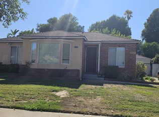 6705 De Celis Pl, Van Nuys, CA 91406
