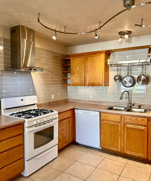 617 W Evans Ridge Cir #4 — Photo 6