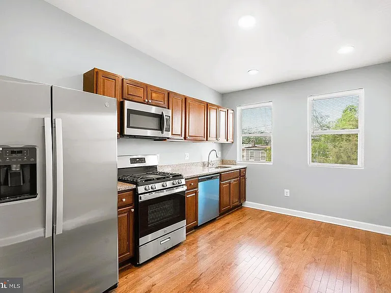 1912 W Baltimore St #2 — Photo 10