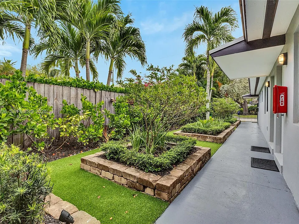 1015 W Las Olas Blvd #1