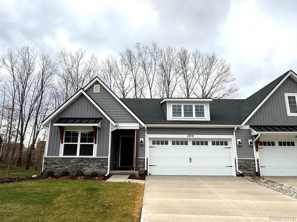 1079 Camellia Cir #33, Howell, MI 48843