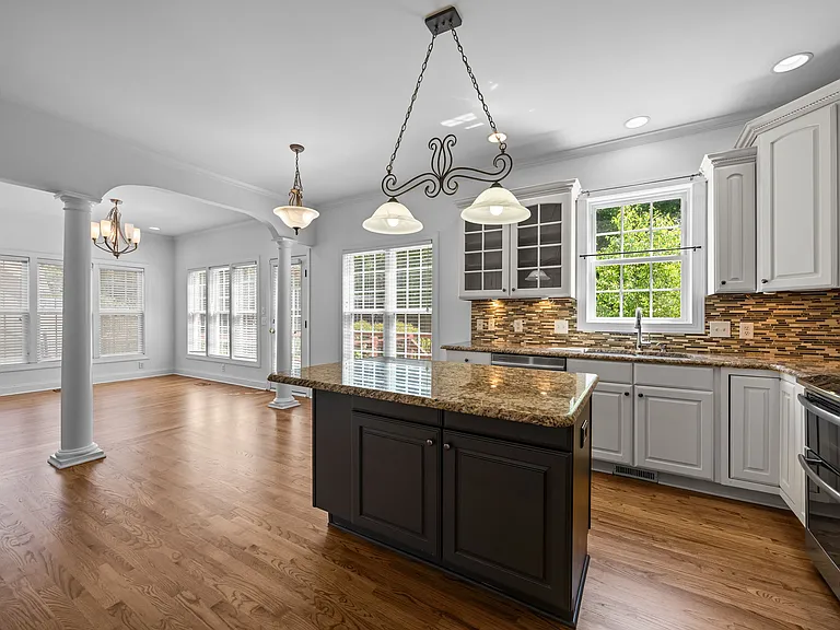 1325 Old Regent Dr — Photo 24