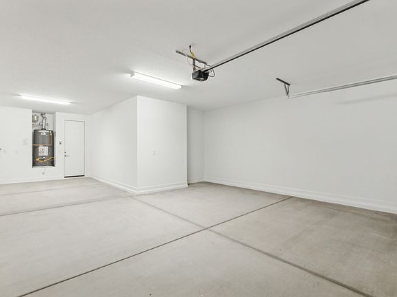 Stonebridge Manor - Emerald Interior Image 4