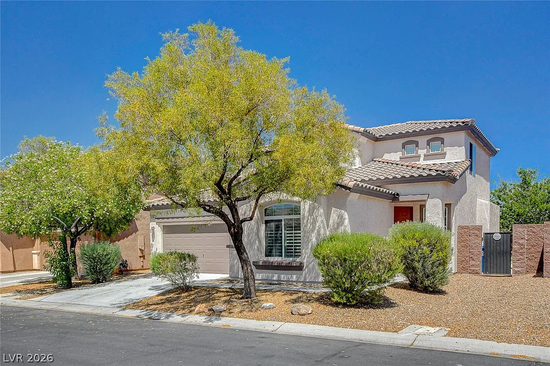 4 bed, 3.5 bath, 1904 sqft, $2,443 — Photo 2