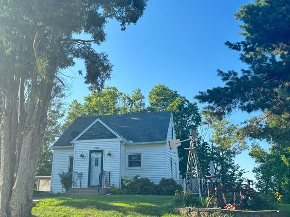 220 Green St W, Waterville, MN 56096