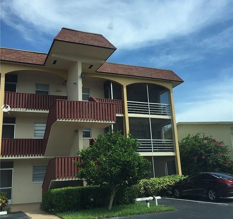 1st image of 651 Pine Dr APT 310
