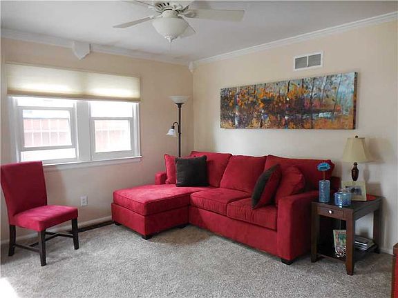 4th image of 1611 Yellowstone Ave