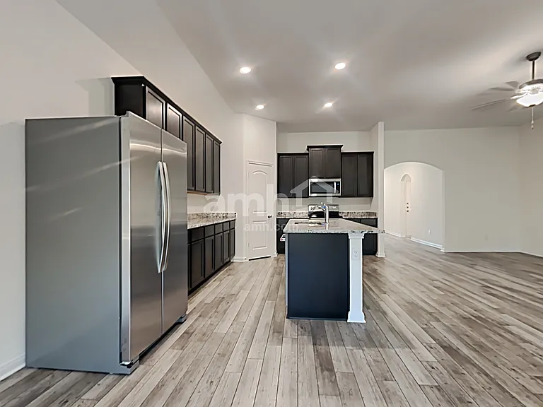 1162 Treeta Trl — Photo 3