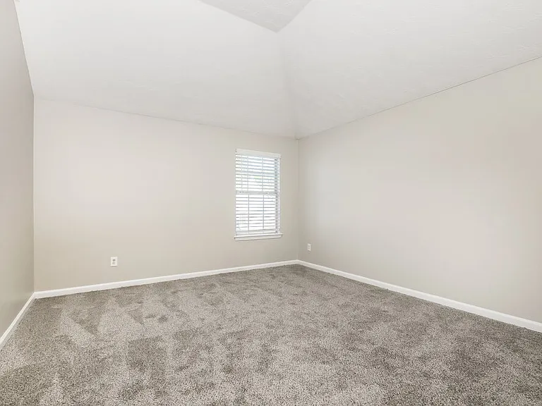 2432 Wood Bend Ln — Photo 12