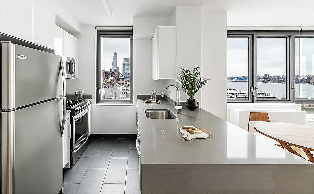 606 West 57th Street — Photo 4