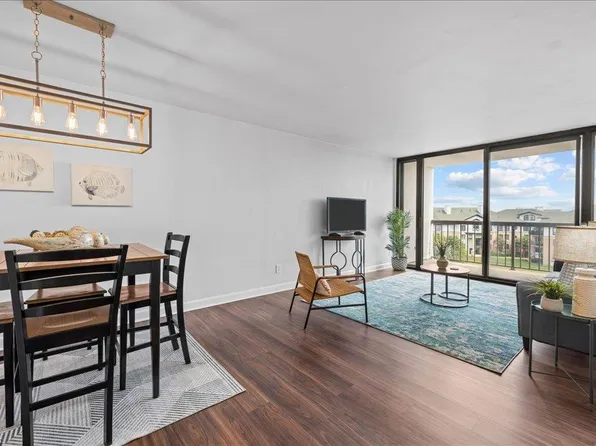 3288 Page Ave APT 513, Virginia Beach, VA 23451
