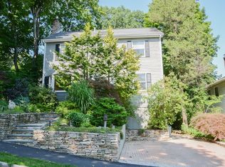 27 Charles St, Lexington, MA 02421