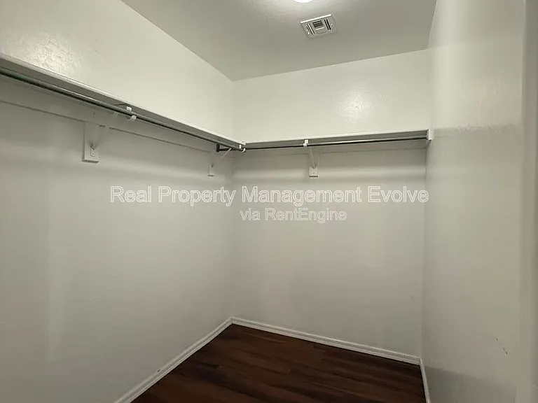 3930 W Irwin Ave — Photo 18
