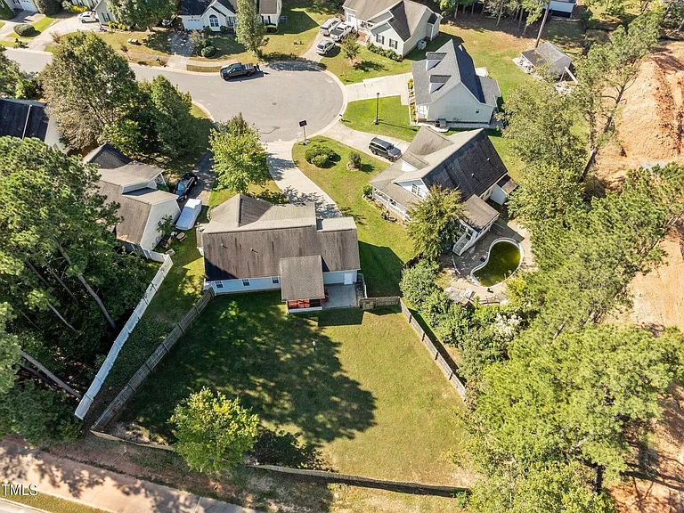 501 Rookwood Ct — Photo 16