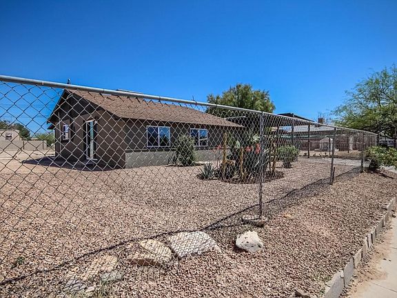 3rd image of 6355 S Fontana Ave