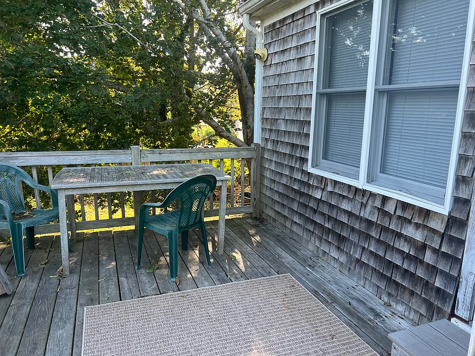 246 Carriage Shop Rd