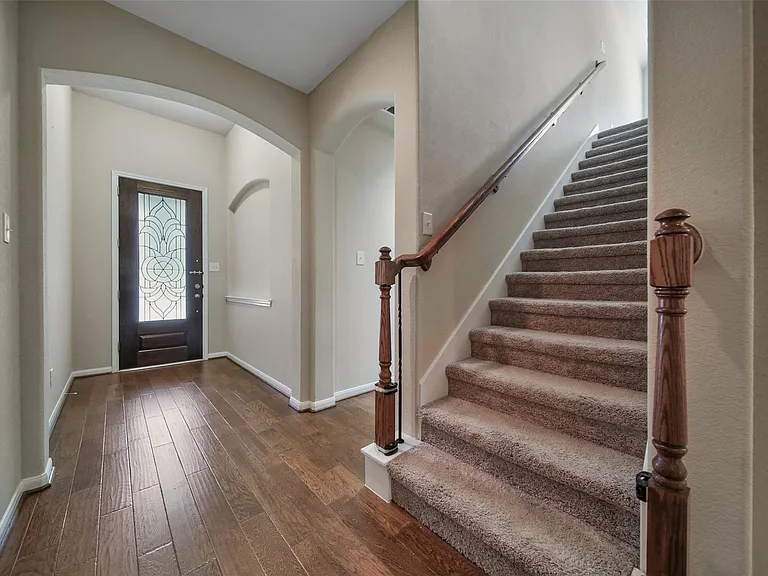 25208 Forest Ledge Dr — Photo 3